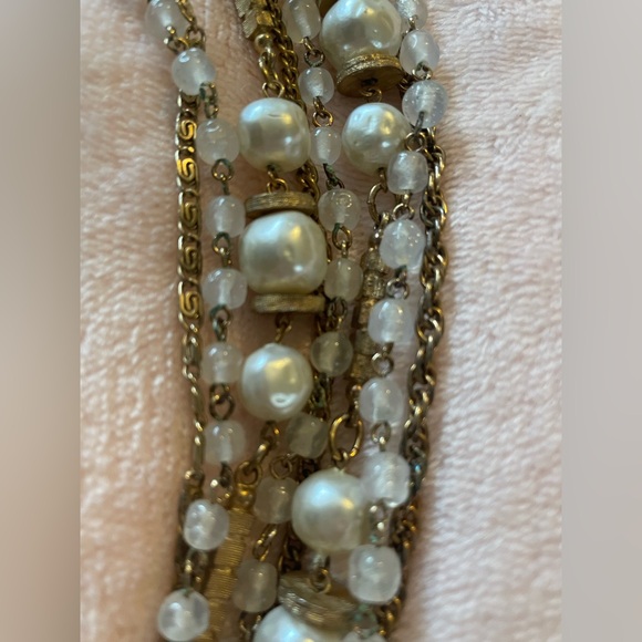 Vintage Coro Multi Strand Antiqued Gold and White Beads Necklace - Picture 9 of 10